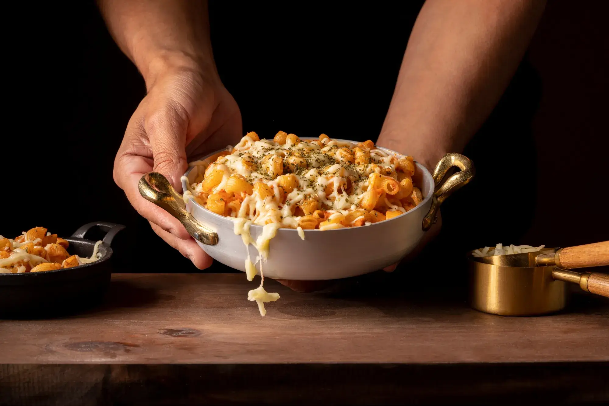 Classic American Mac and Cheese Recipe - Extra Cremy & Easy